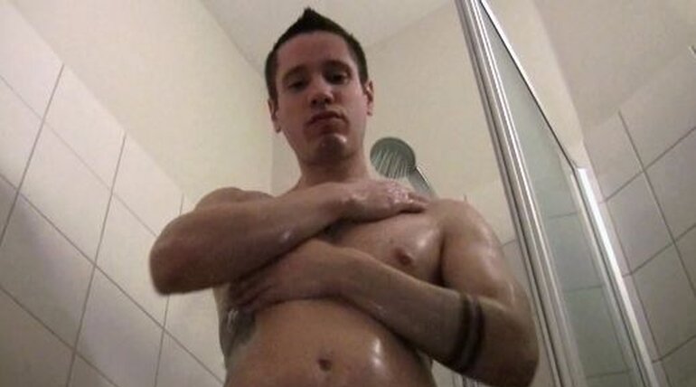 Mylo Cox in Mylo Cox