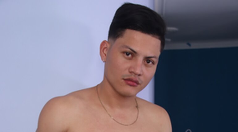 Chamo Caliente in Chamo Caliente & Leo Maluco