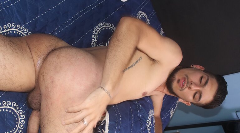 Juanes Vives in LUCKY BALVIN & JUANES VIVES