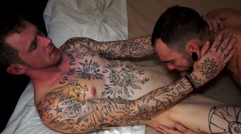 Justin Chain in Justin Chain & Israel Oka