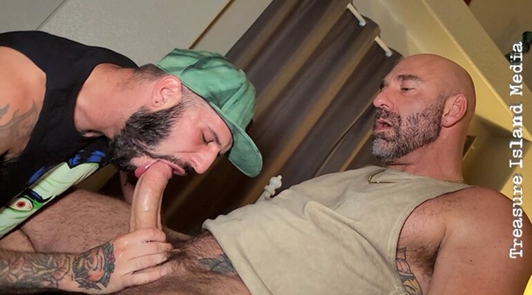 ROMEO BLOWS THE WORLD